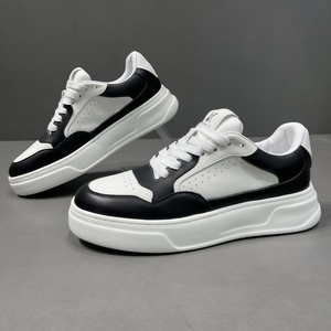 Chaussures de sport décontractées tendance pour hommes en cuir véritable noir et blanc, respirantes, à <span class=keywords><strong>plateforme</strong></span>, collection automne, de luxe et de créateur - Product Image 1