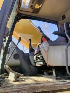 รถขุดไฮดรอลิกขนาดใหญ่ทรงพลัง Cummins Komatsu PC460-8 มือสอง 257 กิโลวัตต์/268 แรงม้า ความจุบุ้งกี๋ 2.1-2.8 เมตร สำหรับงานโครงสร้างพื้นฐานหลักๆ เช่น ถนน - Product Image 3