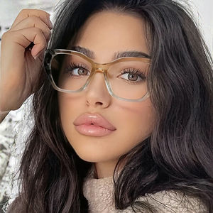 <span class=keywords><strong>Gafas</strong></span> <span class=keywords><strong>de</strong></span> Sol Grandes con Montura <span class=keywords><strong>de</strong></span> PC, Certificación ISO9001, <span class=keywords><strong>para</strong></span> un Estilo Personal y Protección Anti Luz Azul <span class=keywords><strong>para</strong></span> el Uso Diario - Product Image 1