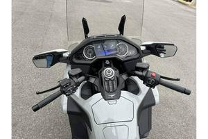 Motocicleta Gold Wing 2026 de 1000-1500cc para Adultos, con EFI, ABS, GPS, Airbag, Tecnología Premium de Lujo, Origen Estadounidense, Alta Velocidad - Product Image 2