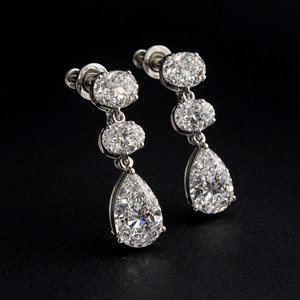 Pendientes de Diamantes de Lujo de 4 Quilates con Tres Piedras para Mujer, Estilo Trilogía Clásica, Joyería Ideal para Regalo de Boda - Product Image 2