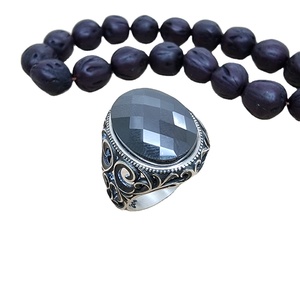 Anillo Beelo de Plata de Ley 925 con Baño de Rodio Negro y Circonita, Estilo Turco Otomano Árabe Moderno para Hombre, con Engaste de Garras, Ideal para Regalo - Product Image 1