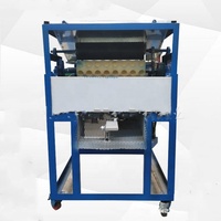 Machine commerciale à éplucher les noix
