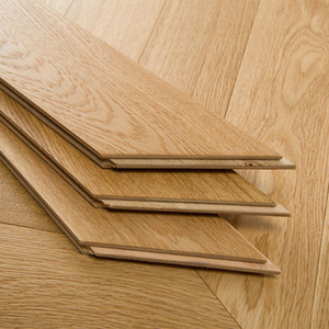 Parquet en bois véritable multicouche AVANTIMORA, chêne blanc européen, qualité AB, finition mate E0 E1, 12 mm 18 mm, système T&G, motif chevron, pour hall - Product Image 1