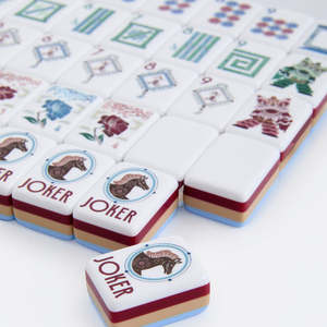 Ensemble minimaliste moderne avec motif botanique circulaire vert, tuiles de mahjong américaines de luxe gravées en acrylique pour soirée de jeu en famille - Product Image 3