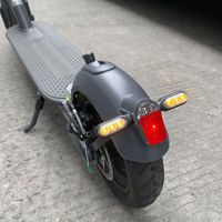 Trottinette électrique pliable avec lumière, vente directe d'usine pour adolescents, batterie au lithium, trottinette à deux roues, trottinette électrique portable pour adultes