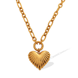 Collar de Aleación de Zinc con Forma de Corazón, Chapado en Oro, Joyería de Moda para Uso Diario, Diseño Simple y Moderno con Cierre OT - Product Image 5