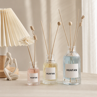 Bouteille diffuseur à roseaux en verre transparent strié, multi-tailles (40ml, 100ml, 200ml), vide, pour huiles essentielles, style vintage à rayures verticales, vente en gros