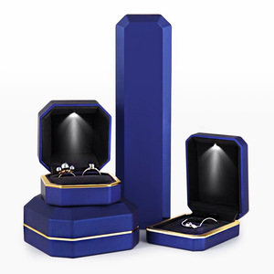Scatola Nera con Luce LED per Gioielli, Confezione Regalo, Anello Luminoso Gonfiabile per Matrimonio, Scatola in Velluto e Plastica - Product Image 6