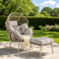 Fauteuil à bascule en rotin de style minimaliste moderne avec repose-pieds, chaise élégante pour la sieste dans la chambre