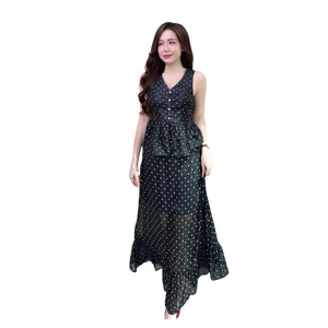 Ensemble coordonné deux pièces décontracté pour femme, style ODM, en mousseline de soie à pois français, col en V, sans manches, longueur maxi, taille nouée, à volants superposés, Vietnam - Product Image 1