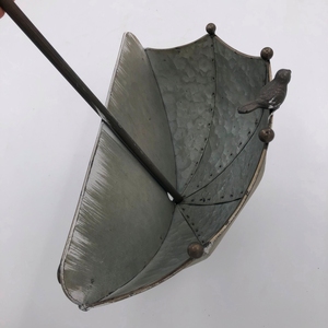 Fioriera da Parete a Forma di Ombrello con Gancio e Uccellino, Zincata a Polvere per Recinzioni, Porticati, Ingressi, Decorazione da Giardino Originale - Product Image 3