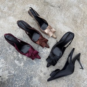 Sandales à talons hauts pour femmes, style romain français, en satin fin, à bout pointu, avec fleurs, personnalisées par le <span class=keywords><strong>fabricant</strong></span>, pour l'été - Product Image 1