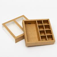 OEM Maßgefertigte Kraft-Dessert-Süßigkeiten-Keks-Backwaren-Schokoladen-Geschenkverpackungsbox mit Klarsichtfenster und Trennwänden
