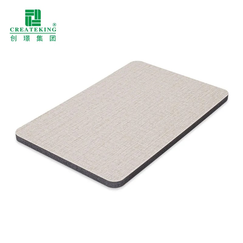 China Fábrica Preço Barato Impermeável Grão De Madeira De Carbono De Cristal Board Para Decoração De Parede Interior Painéis De Parede WPC