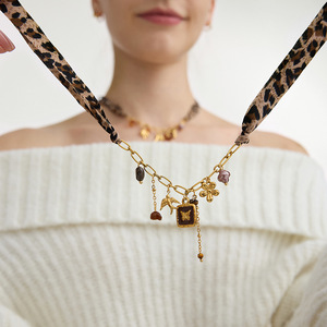 Elegant European American Style Tiger Eye Acrylic Necklace Women Stainless Steel Jewelry <b>Light</b> Luxury Party Charm Accessories - Product Image 3