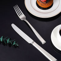 Ensemble de couverts modernes de qualité supérieure en acier inoxydable avec manche carré, couteau, cuillère, fourchette, 4 pièces, couleur argent