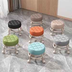 Nouveau tabouret pour enfants avec roulettes universelles, petit tabouret pour usage domestique, tabouret bas, tabouret de salon, tabouret portable pour enfants. - Product Image 4