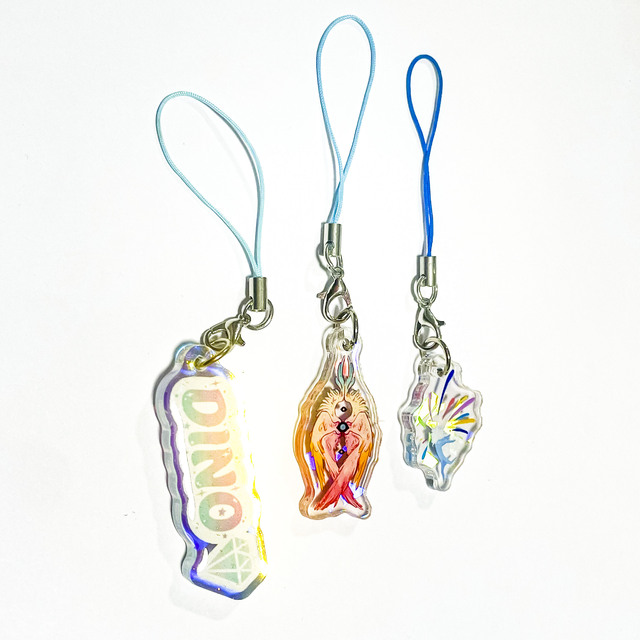 Kuien Hot Sale Custom Printed Acrylic Anime Epoxy Rainbow Hologram Phone Charms Acrylic Resin Phone Keychain Phone Strap