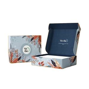 Petites boîtes d'emballage personnalisées en carton ondulé noir recyclable pour chaussures, vêtements, envois postaux, boîtes d'expédition personnalisées - Product Image 5