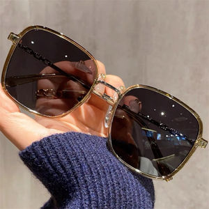High Appearance Level Luxury Girls Fashion Retro Sun Glasses UV400 Premium <b>Large</b> <b>Frame</b> Luxury Glasses With Gold Dust - Product Image 5