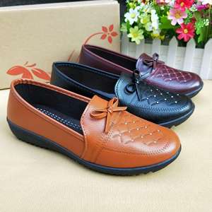 Otoño primavera mujer cómodos <span class=keywords><strong>zapatos</strong></span> planos ligeros Original Bale para damas de mediana edad y mayores al por <span class=keywords><strong>mayor</strong></span> - Product Image 1