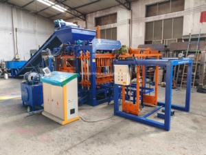クレイペーバーブリックマシンQT4-15油圧プレス自動レンガ作りマヒンサリー6インチ中空コンクリートレンガブロックメーカー - Product Image 2