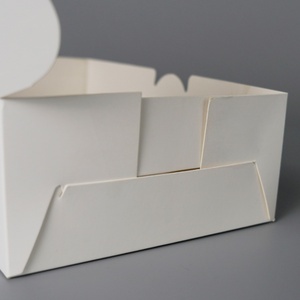 Boîte à cupcakes transparente avec 2, 4 ou 6 compartiments, en papier recyclable avec pelliculage mat, pour présentation de desserts ou service alimentaire - Product Image 3