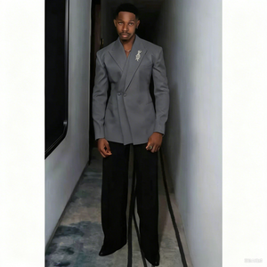 Costume <span class=keywords><strong>Homme</strong></span> Tendance 2 Pièces : Veste Blanche et Pantalon Noir, Deux Boutons, Revers Pointus, Haute Qualité, Idéal Banquets et Cérémonies, Tenue de Célébrité Masculine - Product Image 5