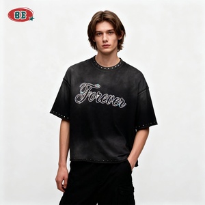 T-shirt di <span class=keywords><strong>Design</strong></span> OEM/ODM con Vestibilità Ampia, Logo Personalizzato con Strass, T-shirt Stampate Streetwear, T-shirt in Cotone con Spalle Cadenti di Alta Qualità - Product Image 2