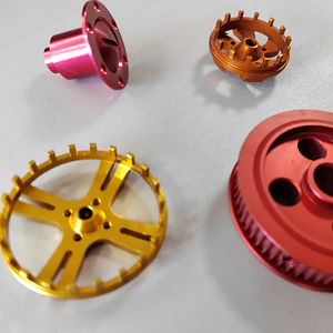 ชิ้นส่วนอะลูมิเนียมหล่อขึ้นรูปแบบอโนไดซ์ที่มีสีสันสำหรับบริการหล่อเหล็ก - Product Image 1