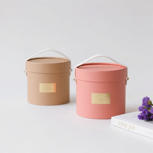 Scatola per Fiori Cilindrica Rotonda in Cartone Biodegradabile Bianco Puro e Rosa per Bouquet, Molto Popolare e Personalizzabile, Stile Hug Bucket - Product Image 2