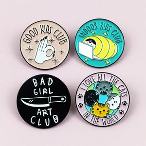 Divertido Broche con Patrón de Dibujos Animados en Inglés, Personalizado y Creativo, Insignia Metálica con el Gesto de "OK" para Pasar la Noche Armando Series - Product Image 3