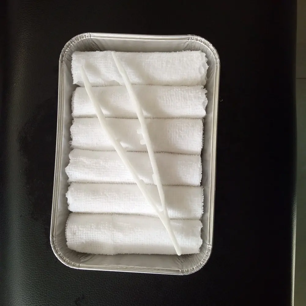 Маленькое Белое Дешевое хлопковое одноразовое освежающее лимонное влажное горячее полотенце для авиакомпании одноразовое полотенце для лица и рук