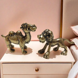 KI tengqiao <span class=keywords><strong>León</strong></span> americano, adornos antiguos de latón envejecido, mascota de té para mesa, camello, colección de artesanías de tendencia china - Product Image 4