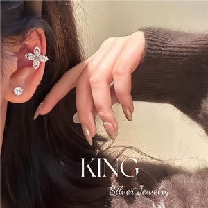 ต่างหูเงินทรงดอกไม้ King Silver รุ่น S925 เงินแท้ชุบทองรูปใบโคลเวอร์สี่แฉก เหมาะสำหรับงานปาร์ตี้ - Product Image 4