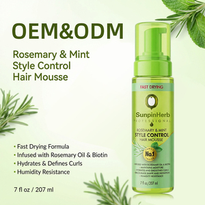 Mousse capillaire bio à séchage rapide et fixation forte, à la menthe et au romarin, pour cheveux bouclés, définition des boucles et réduction des frisottis - Product Image 3
