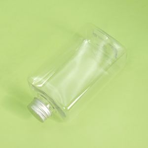 Mini bouteille de <span class=keywords><strong>liqueur</strong></span> PET vide en plastique de 30ml 50ml 250ml personnalisée petite bouteille de boisson de jus de fruit avec bouchon en aluminium - Product Image 4