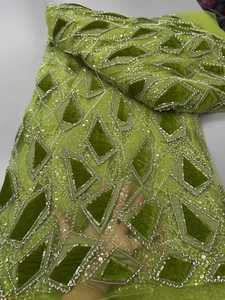 Tissu en dentelle filet brodé de diamants fait main, de haute qualité, avec perles et sequins lourds, pour robe, Autriche 2025 - Product Image 3