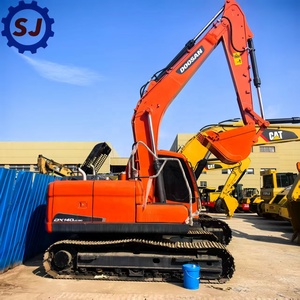 Excavatrice sur chenilles DOOSAN DX140LC 9C d'occasion en état quasi neuf (95%), modèle 2023, 14 tonnes, avec moteur, PLC, pompe et boîte de vitesses pour la construction - Product Image 2