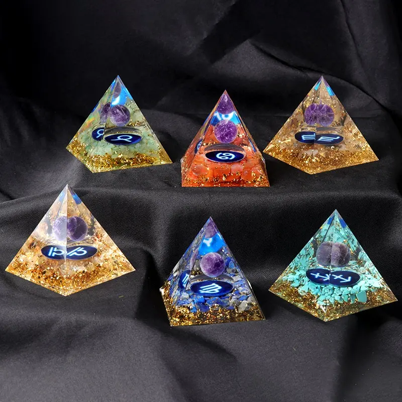 Atacado doze constelações cristais de cura artesanato em resina de cascalho orgone energético 6cm cristal de pirâmide de organita para espiritual