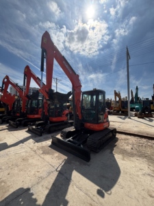 Excavatrice KUBOTA U55-4 d'occasion à haute efficacité, peinture d'origine, excellente qualité, à vendre à prix avantageux - Product Image 3
