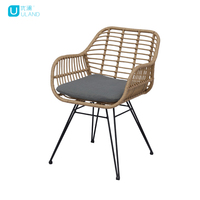 Chaise en osier antique Uland, chaise en rotin de jardin, chaise de salle à manger en osier et acier, meubles en rotin d'extérieur rembourrés