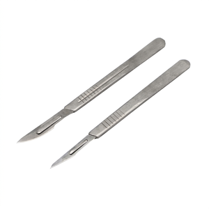Poignée de scalpel Odontomed 2011 ODM-24-28F avec lames en acier inoxydable chirurgical, certifiée CE, instrument médical de classe I - Product Image 1