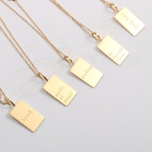 Joolim Jewelry - Collar Rectangular con Proverbios Ingleses Chapado en Oro de 18K, Collar de Acero Inoxidable, Joyería Antideslustre, Venta al por Mayor - Product Image 3