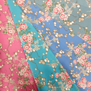 Thiệu Hưng Sản Xuất Chất Lượng Đáng Tin Cậy Vàng Dập Lụa Satin Mạ Vàng In <span class=keywords><strong>Polyester</strong></span> Satin Vải Cho Ăn Mặc - Product Image 1