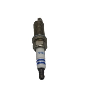 Nuova Candela Iridium FR7SI30 0242236627 per Peugeot 301 2013 e Citroen <span class=keywords><strong>C3</strong></span> XR 2014 (OE 9678519880) con 1 Anno di Garanzia - Product Image 1