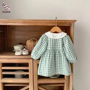 Nouveautés Jupe à carreaux verte pour filles d'automne Robe à manches longues Robes brodées en coton Vêtements pour bébé fille