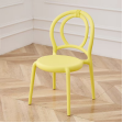 Chaise pour enfants moderne et mignonne avec dossier en forme de nœud |   Chaise en plastique moulée d'une seule pièce pour enfants |   Chaise empilable pour repas et jeux