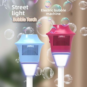 Máquina <span class=keywords><strong>de</strong></span> burbujas <span class=keywords><strong>de</strong></span> plástico estilo farola superventas transfronteriza, recargable, totalmente automática, con luces musicales - Product Image 1
